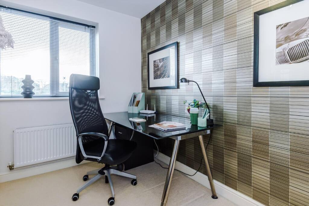 Stylish Townhouse Chester City Centre With Parking エクステリア 写真