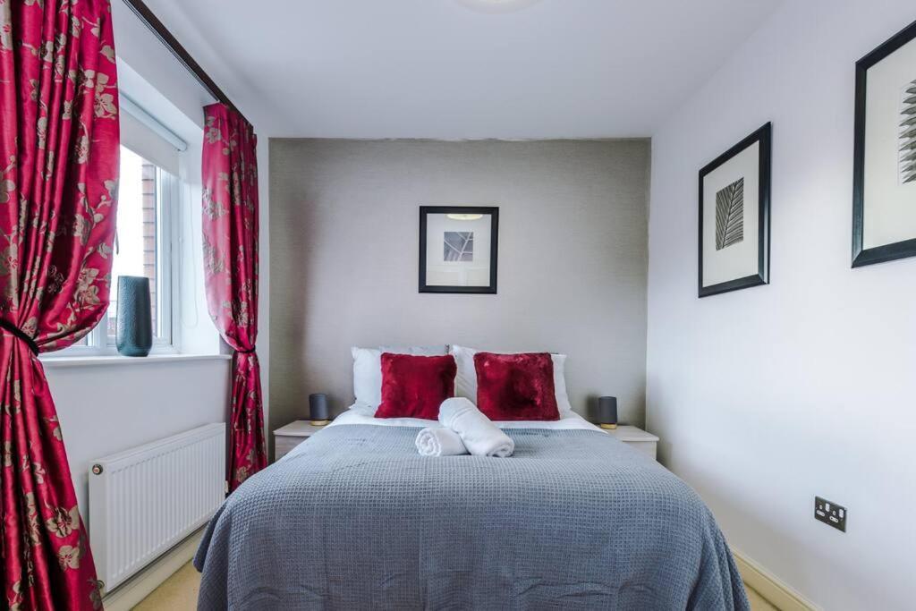 Stylish Townhouse Chester City Centre With Parking エクステリア 写真